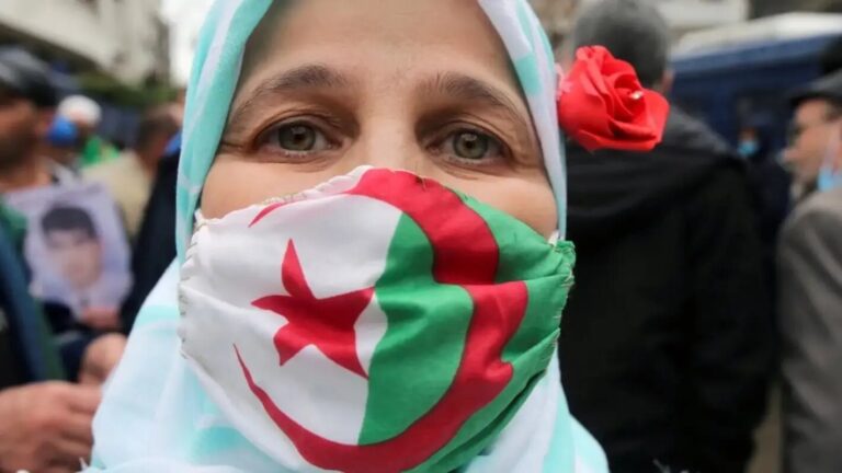 التسجيل في منحة المرأة الماكثة بالبيت