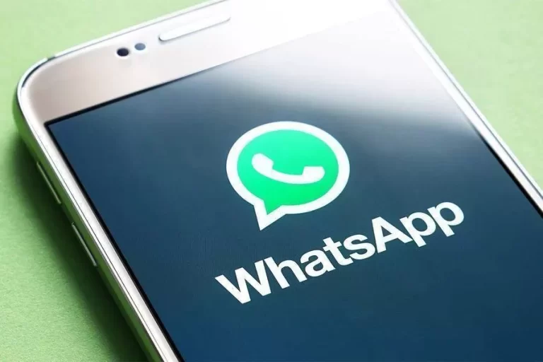 كيف أتحدث مع الذكاء الاصطناعي في الواتساب بالعربي (مجانا) مايكروسوفت كوبايلوت و Meta Al؟